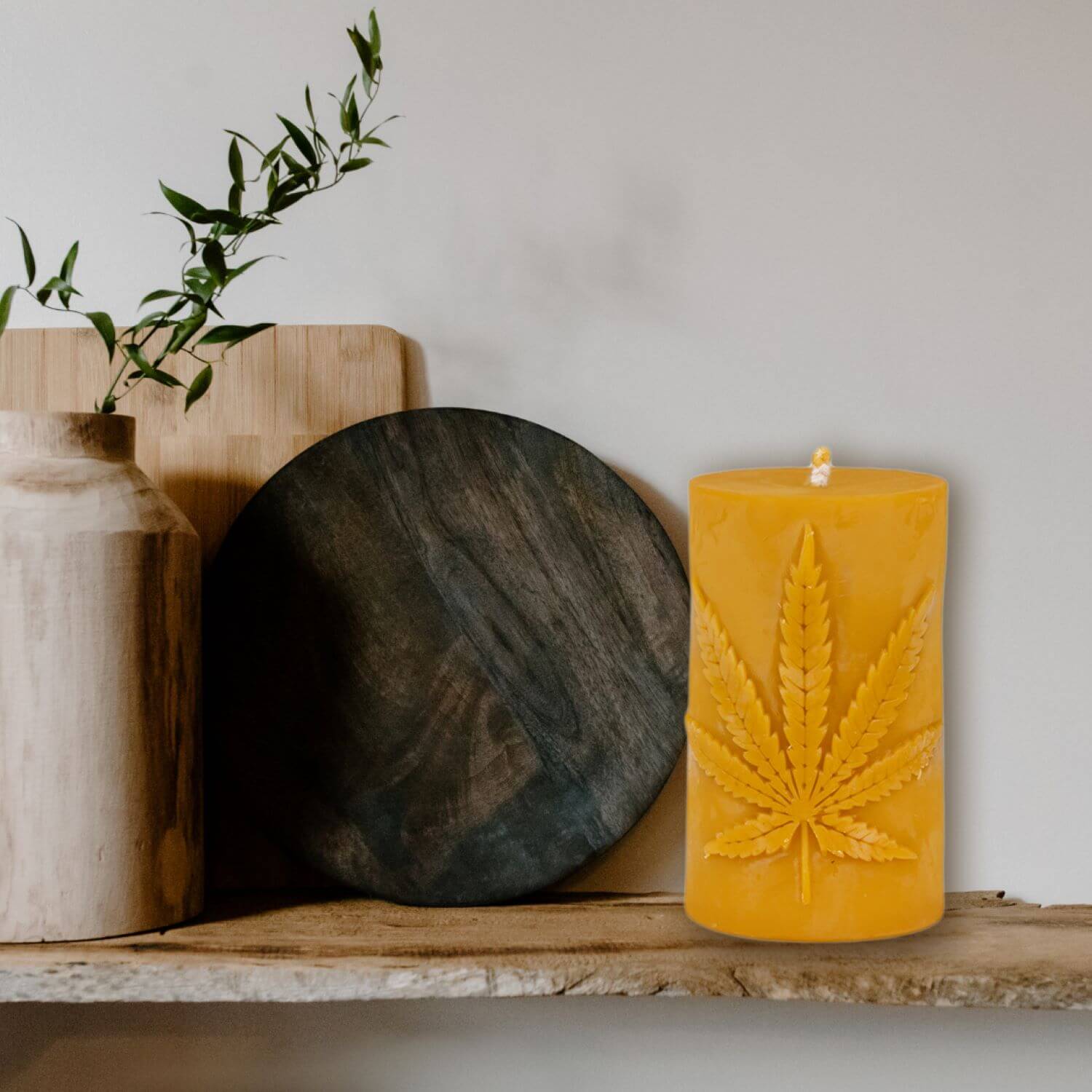 Świeca Walec z Liściem Konopi - obrazek 4